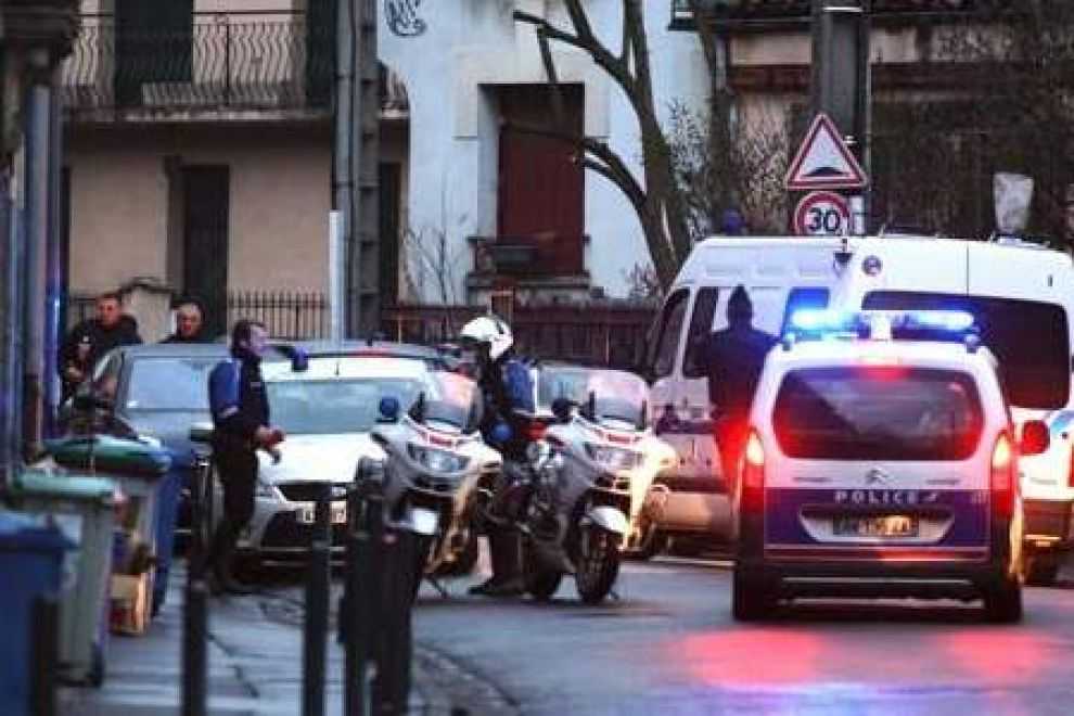Francia, orrore  e sgomentao ad Amberieu: madre uccide i due figli neonati e ne congela i corpi