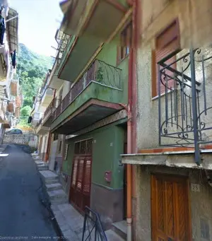 Un morto a Palermo per incendio in una palazzina