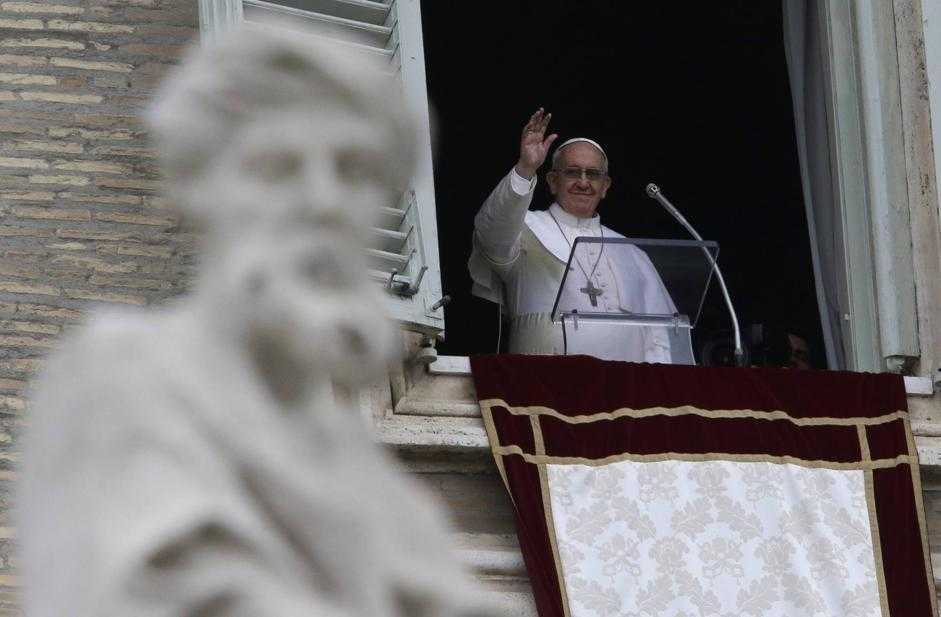 Primo Angelus di Papa Francesco: pochi minuti prima era in strada con i fedeli [con testo integrale]