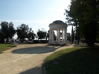 Napoli, babygang picchia bambini e anziani