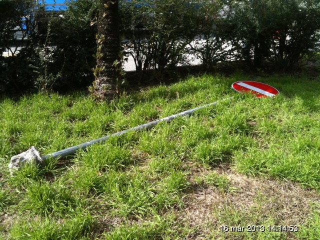 Vomero: atti di vandalismo in piazza degli Artisti