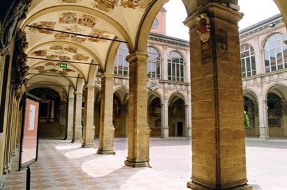 Sposarsi in Sala Borsa? il comune di Bologna lancia l'idea