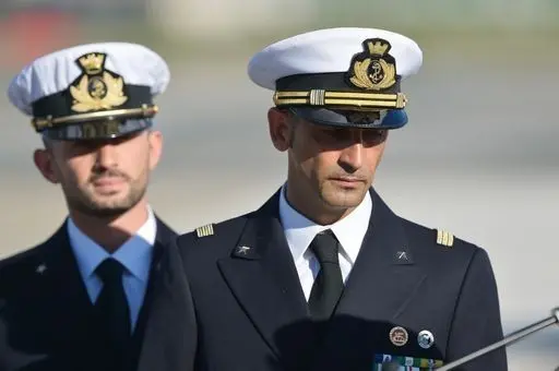 Caso marò, l'India trattiene l'ambasciatore italiano: «Non lasci il Paese senza autorizzazione»