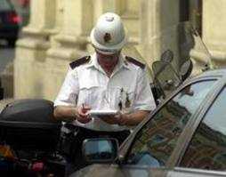 Milano: pesta a sangue un vigile, arrestato