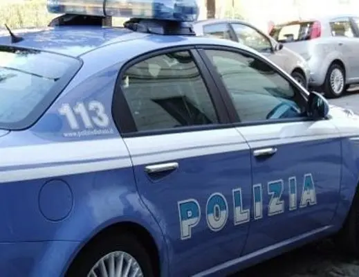 Arrestati gestori di un circolo, in realtà era un prive' con prostitute