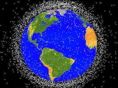 Collisione tra satellite russo e detrito spaziale cinese