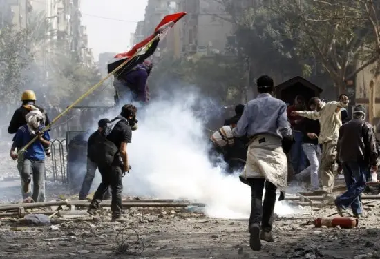 Siria: Violenti scontri tra esercito e ribelli. L'Onu: il numero dei profughi potrebbe raddopiare