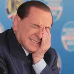 Visita fiscale a Berlusconi:"Non sussiste un legittimo impedimento". Resta ricoverato fino a domani