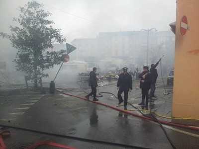 Reggio Emilia, strage al mercato: esplode un furgone ambulante