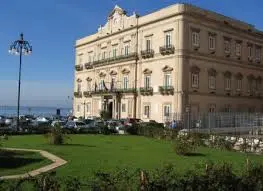 Taranto, condannati 34 dipendeti comunali per aver percepito "stipendi d'oro"