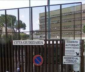 Tribunale di Roma sprovvisto di carta igienica