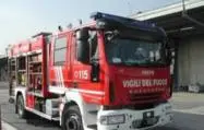 Viareggio, storico ristorante "La Lampara" sommerso dalle fiamme