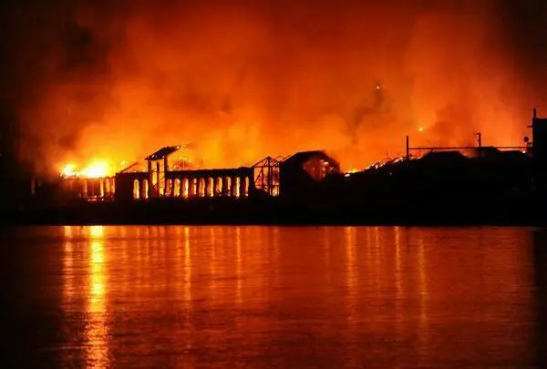 Città della Scienza in fiamme. Si verificano le cause