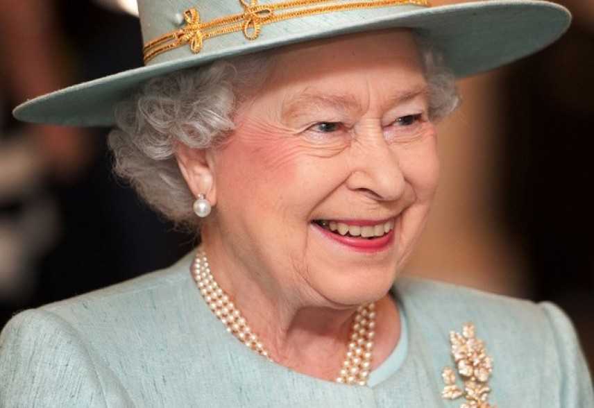 La Regina Elisabetta ricoverata a Londra: cancellata la visita a Roma
