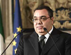De Gregorio al pm: "Ricevetti un milione di euro da Berlusconi e  altri due da Lavitola"