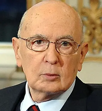 Napolitano: "Fra i miei compiti, per rappresentare la dignità nazionale"