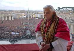 Ratzinger sarà "Papa emerito" e vestirà di bianco