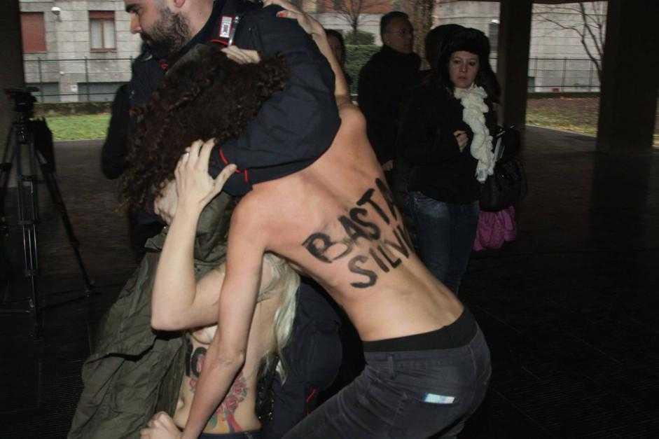Elezioni 2013: le Femen contro Silvio