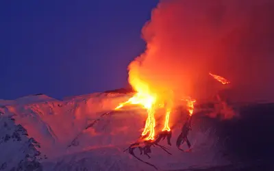 Etna: la nube di cenere ha raggiunto Calabria e Puglia