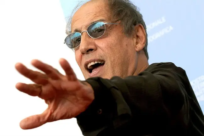 Nuovo brano per Adriano Celentano. A Roma previsto sul palco con Beppe Grillo