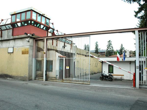 Carceri: tre detenuti evadono nella notte dal penitenziario di Varese