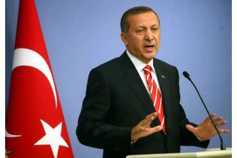 Dichiarazione choc del premier Erdogan: "Ci riprenderemo i bambini adottati da famiglie omosessuali"