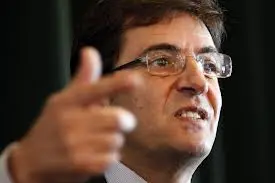 " Votate Cosentino, disse la camorra"