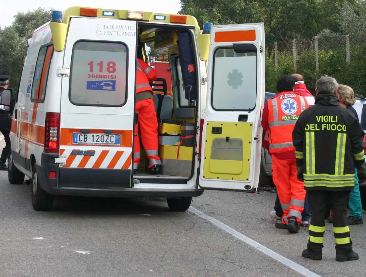 Crotone, 56enne muore nel crollo del muro di contenimento della sua villetta