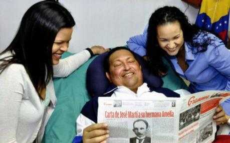 Chavez, le foto dall'ospedale: "È cosciente"