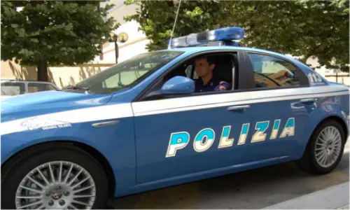 La moglie muore dopo una caduta, lui si uccide