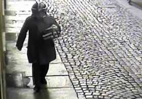 Agguato Musy: la Polizia diffonde il video dell'aggressore. Si indaga su una telefonata di Furchì