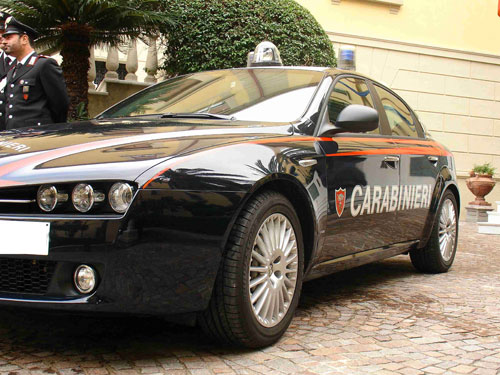 Latina: settantasettenne picchiato a sangue per una rapina