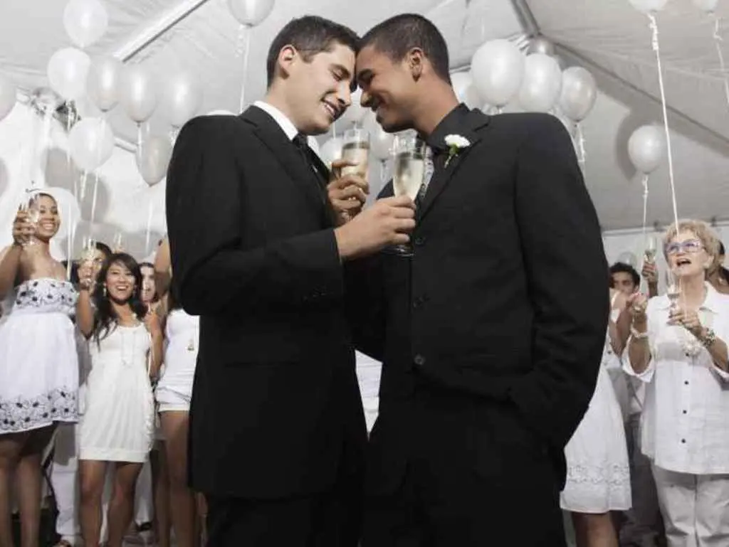 Londra: il sì del Parlamento alle nozze gay