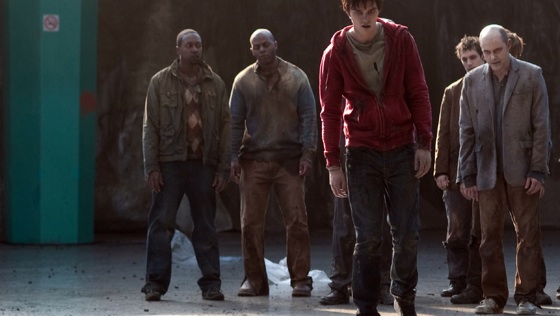 Warm Bodies: flash-mob, danza zombie e prequel riscaldano l'attesa