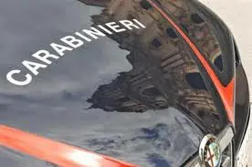 Napoli: arrestato pregiudicato, aveva pistola in casa