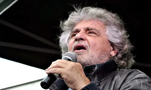 Mps, Grillo contro Bersani: "Si dimetta"