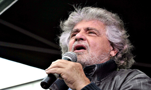 Mps, Grillo contro Bersani: "Si dimetta"