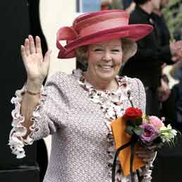 Olanda: la regina Beatrice abdica in favore del figlio