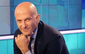 Twitter sospende Minzolini, troppi insulti