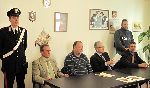 Alba (CN), anziano arrestato per atti sessuali con adolescenti e prostituzione minorile