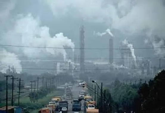 Lo smog manda in fumo la felicità