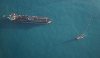 Pescara, avvistata chiazza di petrolio in mare