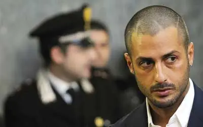 Fabrizio Corona: ispezionate nel pomeriggio tre abitazioni, è ancora ricercato