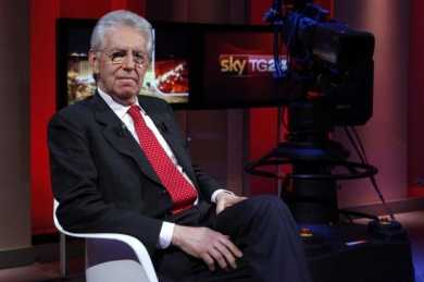 Monti a "Lo spoglio" di Skytg24: "Escludo che gli italiani siano matti"