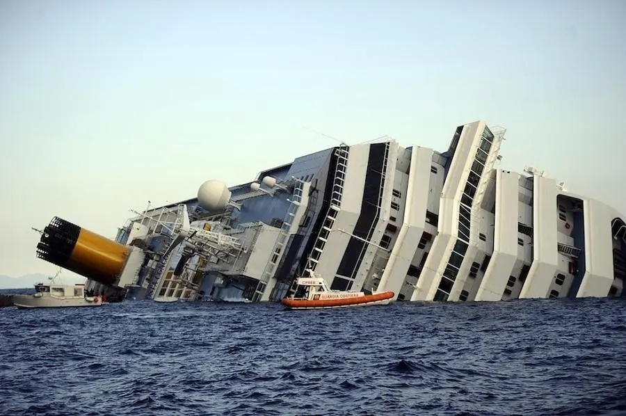 Costa Concordia, un anno dopo: quelle trentadue persone che non ritorneranno mai a casa