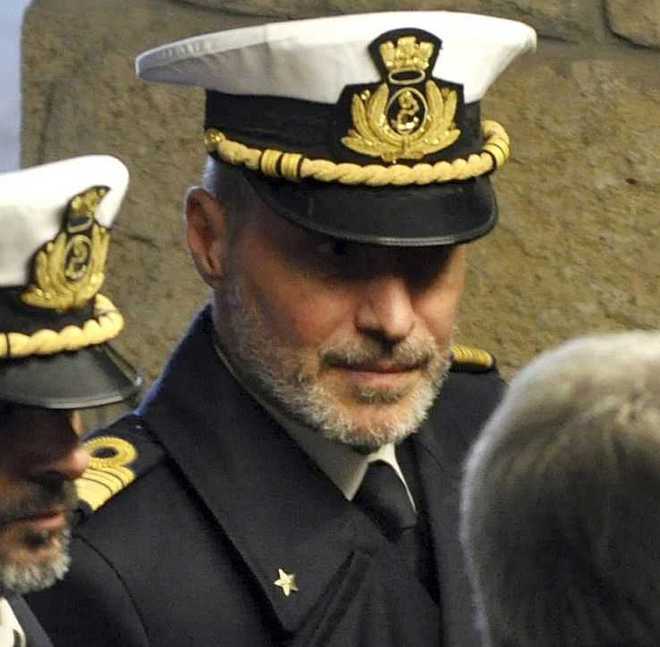 Il capitano De Falco "sale a bordo" della lista Monti?