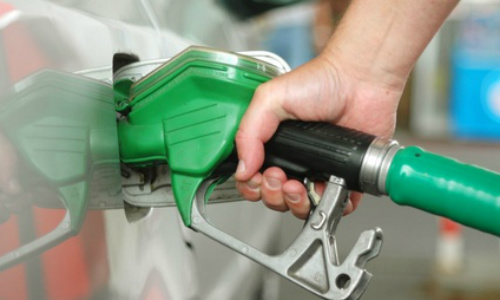 Benzina, aumentano i prezzi