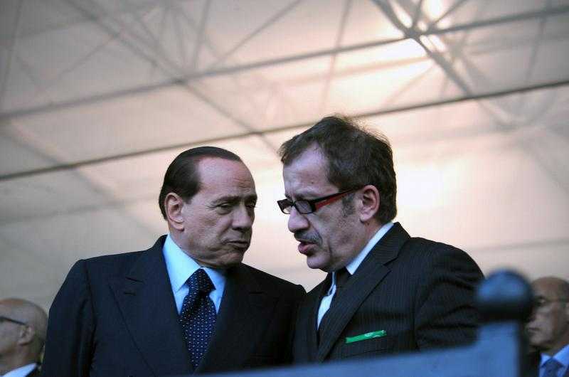 Pdl e Lega: c'è l'intesa. Accordo firmato nella notte da Berlusconi e Maroni. Premier da decidere