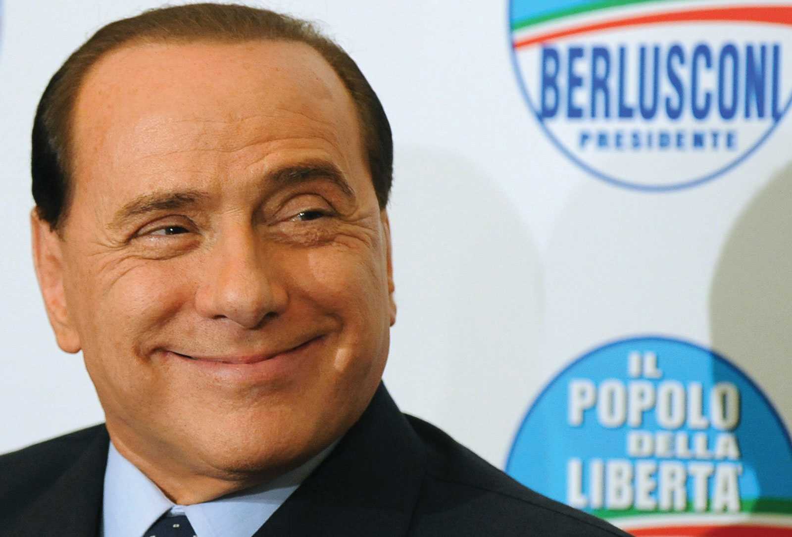 Berlusconi: "+10 punti nei sondaggi in 15 giorni". L'invito: "Italiani, andate a votare"