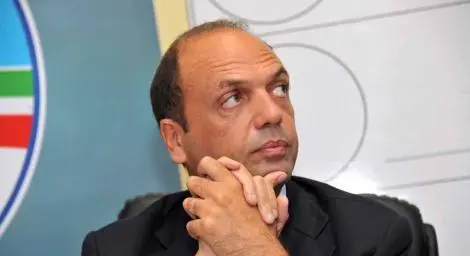 Alfano attacca il Professore: "Monti parla di diminuire delle tasse dopo averle aumentate"